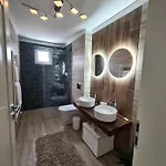 Luxury 2 Bedroom Apartman Brassó