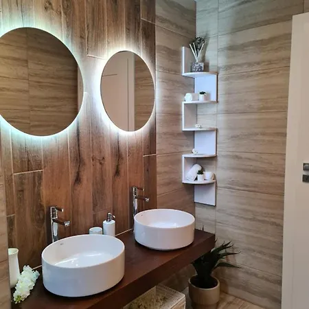 Apartamento Luxury 2 Bedroom Braşov