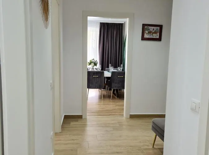 Apartment Luxury 2 Bedroom *