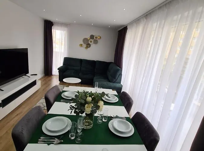 Апартаменти Luxury 2 Bedroom